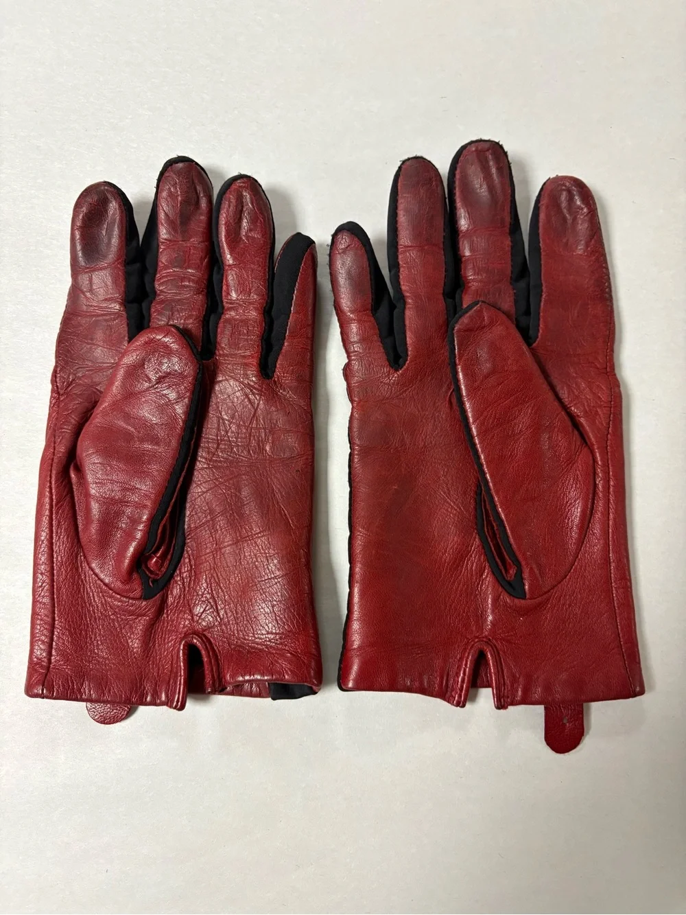 Red Leather Womens Wrist Gloves Polyester Lining Button Accents Medium